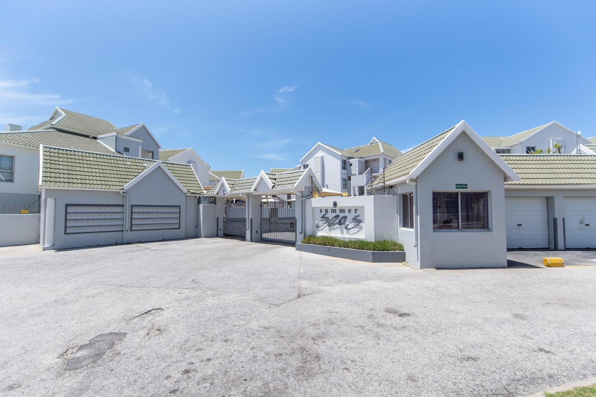 Summerseas Beach Living Port Elizabeth Esterno foto