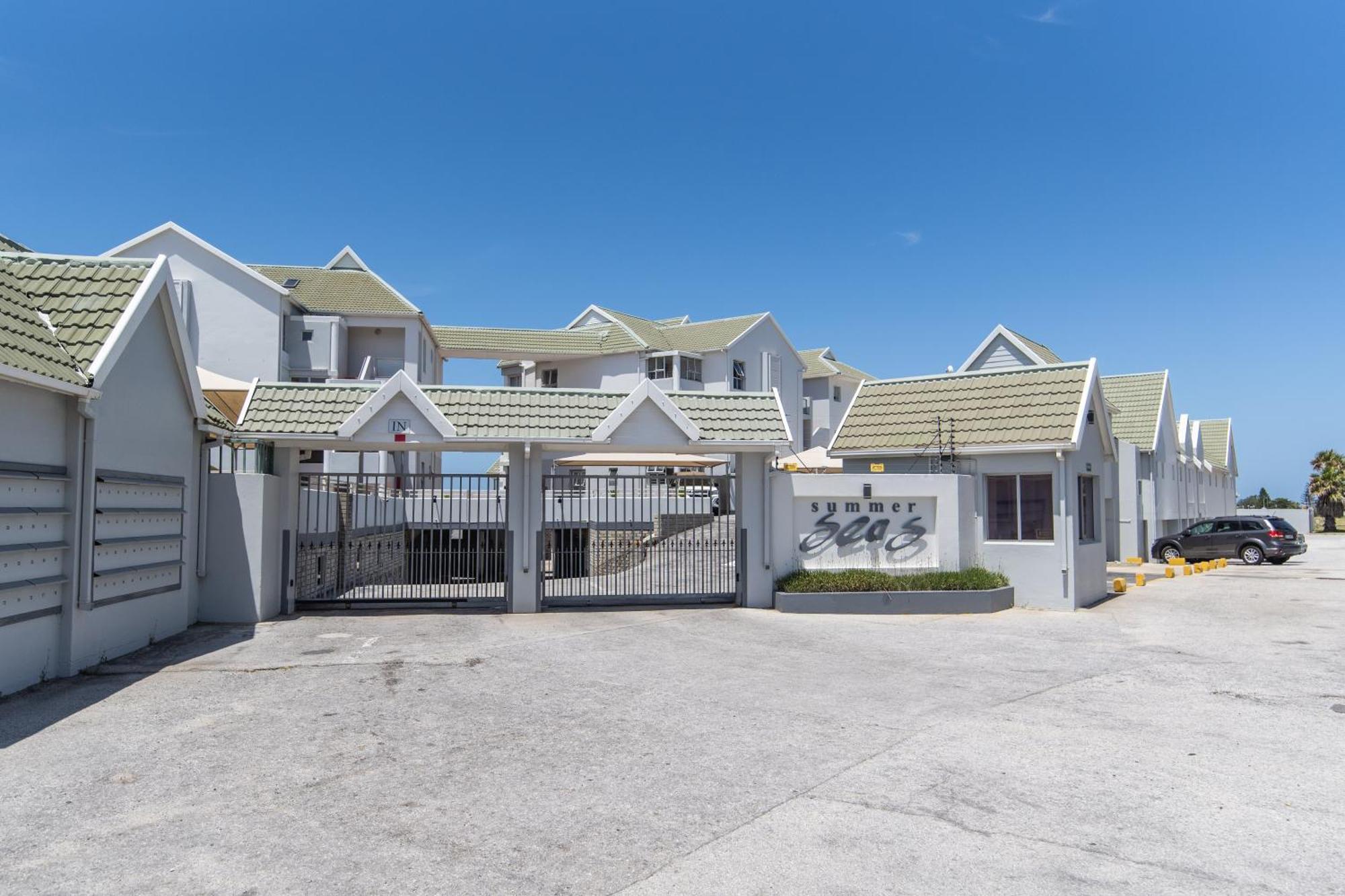 Summerseas Beach Living Port Elizabeth Esterno foto